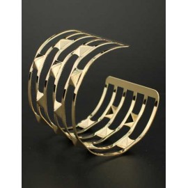 Punk Studs Detail Cutwork Trim Metallic Bracelet in Gold