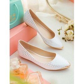 Trendy Metal Point-Toe Flats in Alligator Pattern Size:34-39