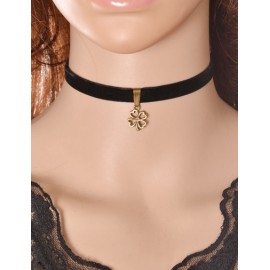 Trendy Metal Clovers Lint Necklace in Black