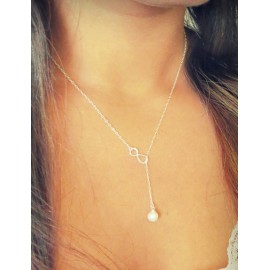 Graceful Number 8 Design Peal Pendant Necklace in Silver